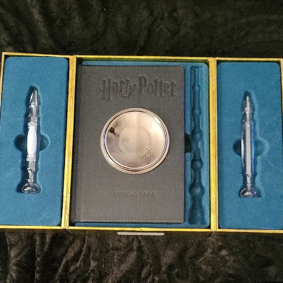 Warner Bros. Gold and Black Harry Potter Book Set - Picture 2 of 4